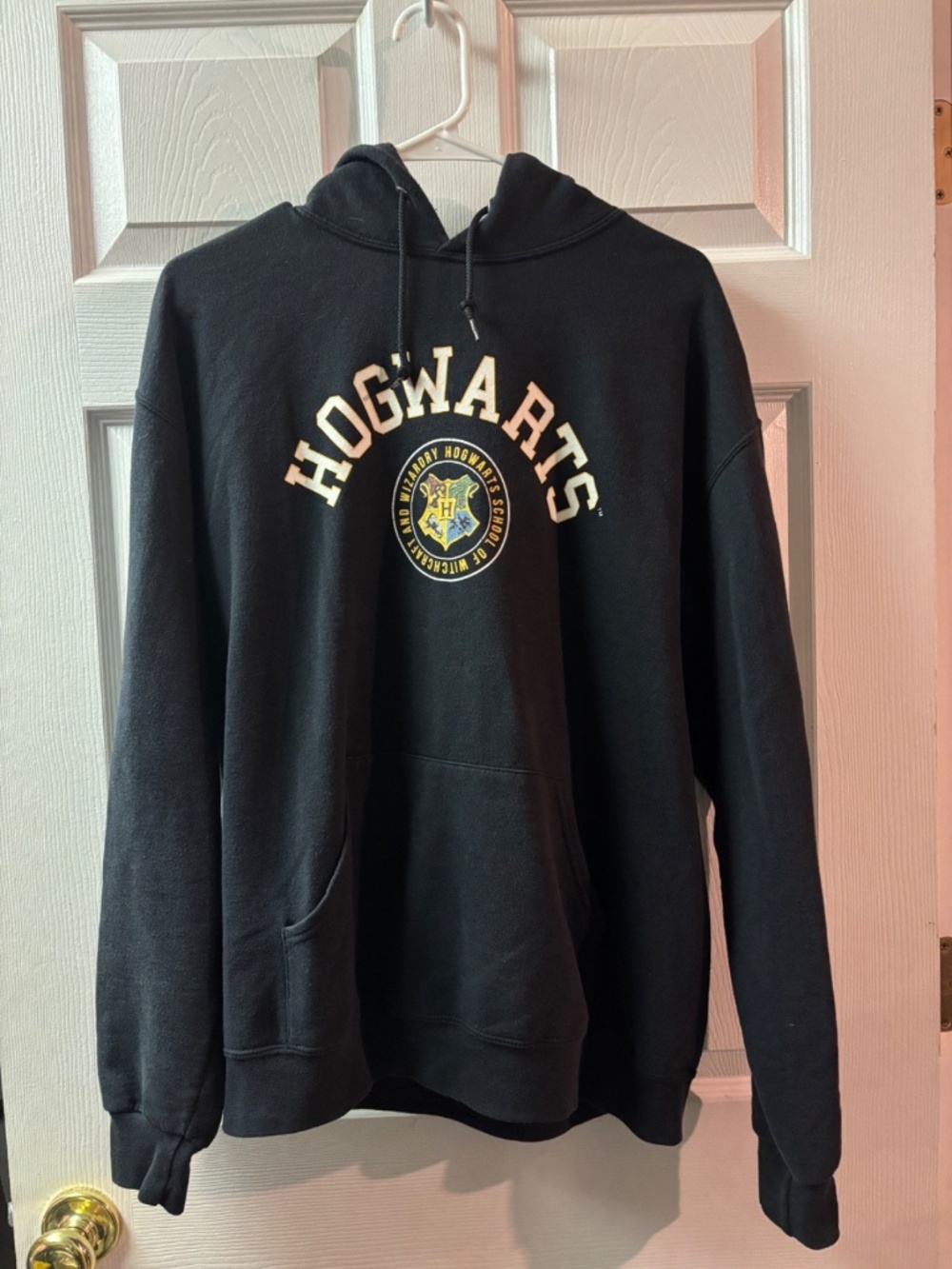 Harry Potter - "Hogwarts" Black Hoodie - Size: L